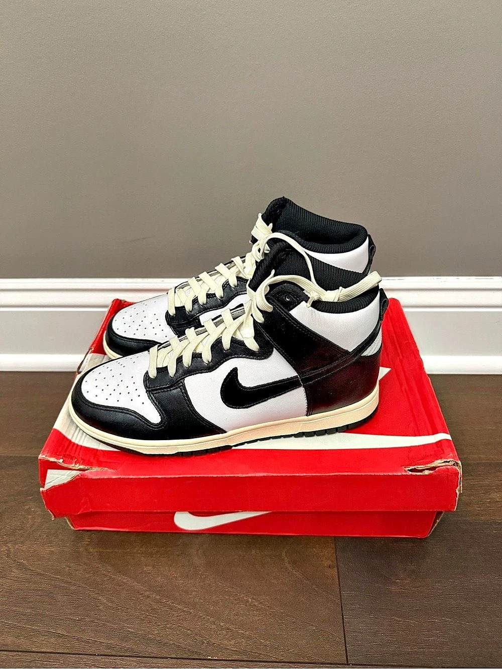 Nike Dunk High Vintage Black Sneakers Black & White size 9